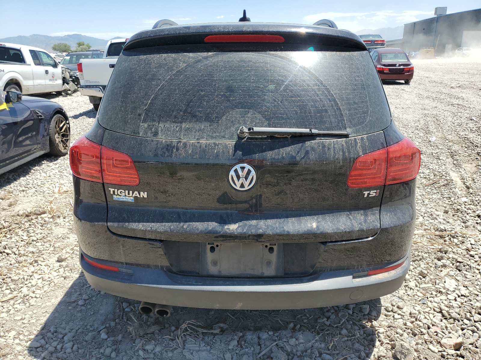 WVGAV7AX0HK018410 2017 Volkswagen Tiguan S