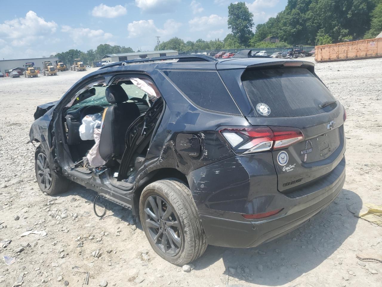 2022 Chevrolet Equinox - Image 2