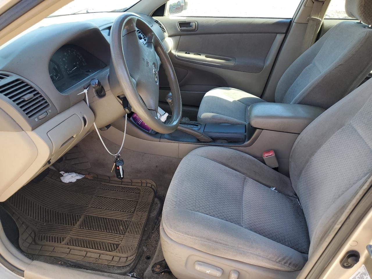 2004 Toyota Camry Le VIN: 4T1BE32K24U261828 Lot: 58518704