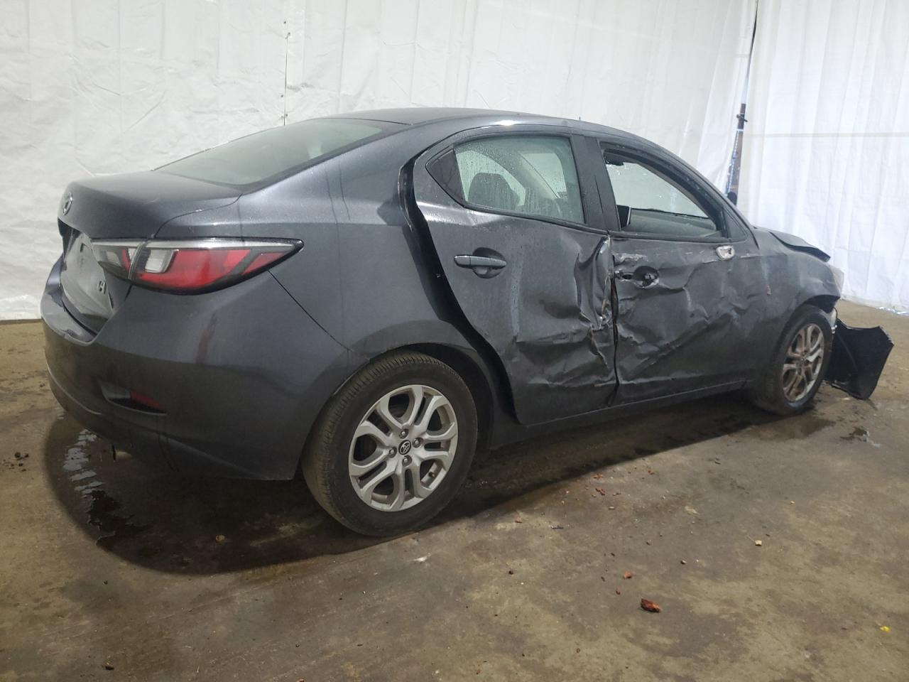 2017 Toyota Yaris - Image 3