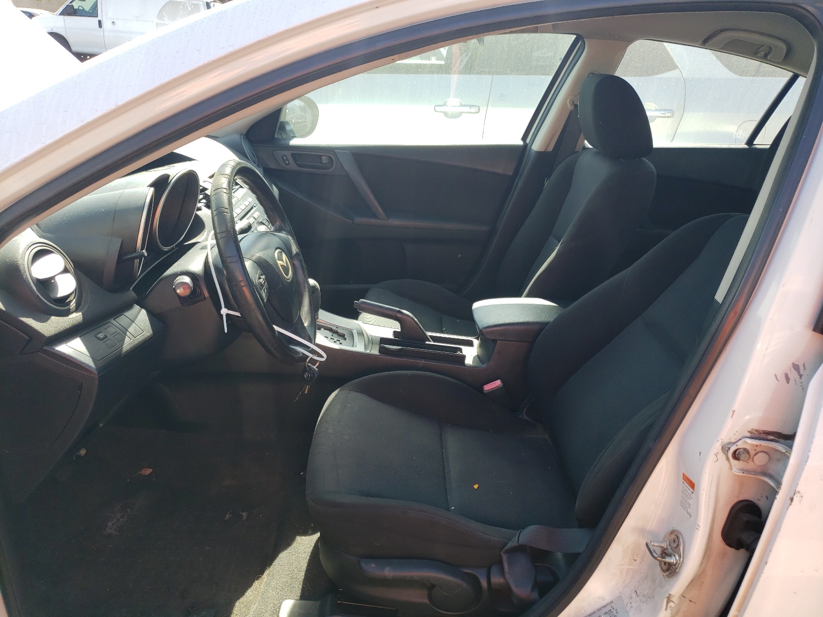 JM1BL1UG9B1415764 2011 Mazda 3 I