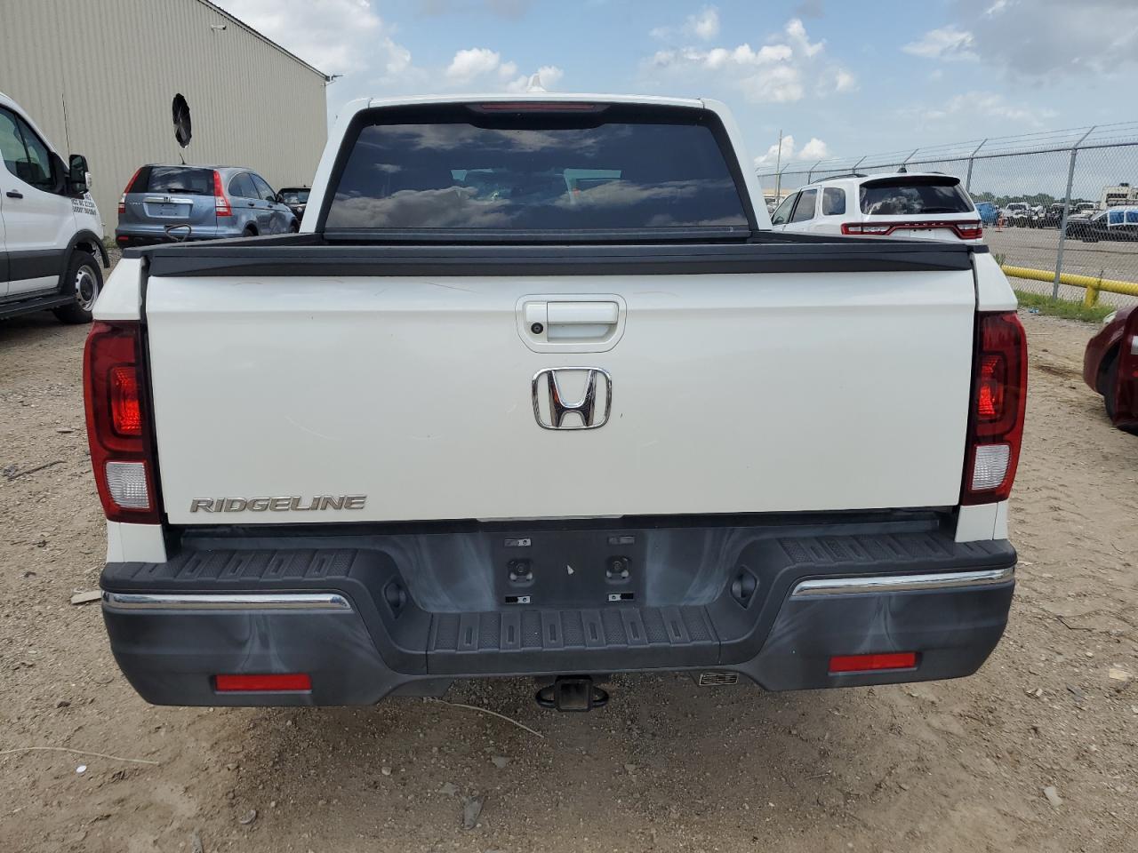 2017 Honda Ridgeline Rtl VIN: 5FPYK2F64HB005713 Lot: 61113034