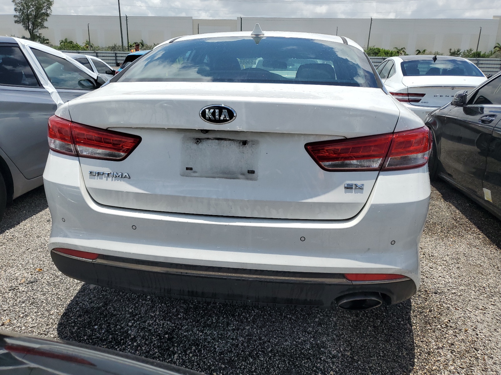 5XXGU4L32JG180422 2018 Kia Optima Ex