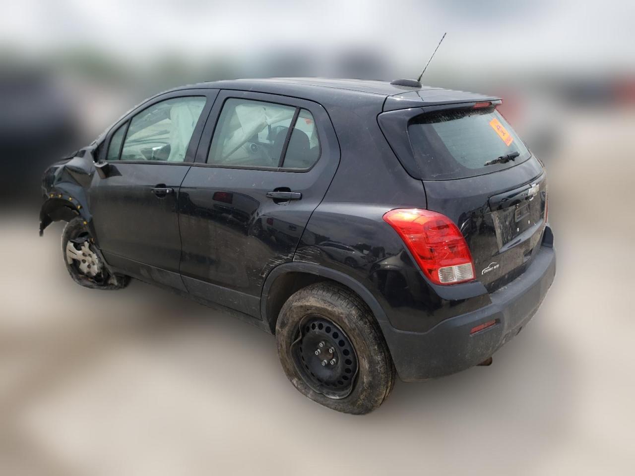 KL7CJKSB6GB587840 2016 CHEVROLET TRAX - Image 2