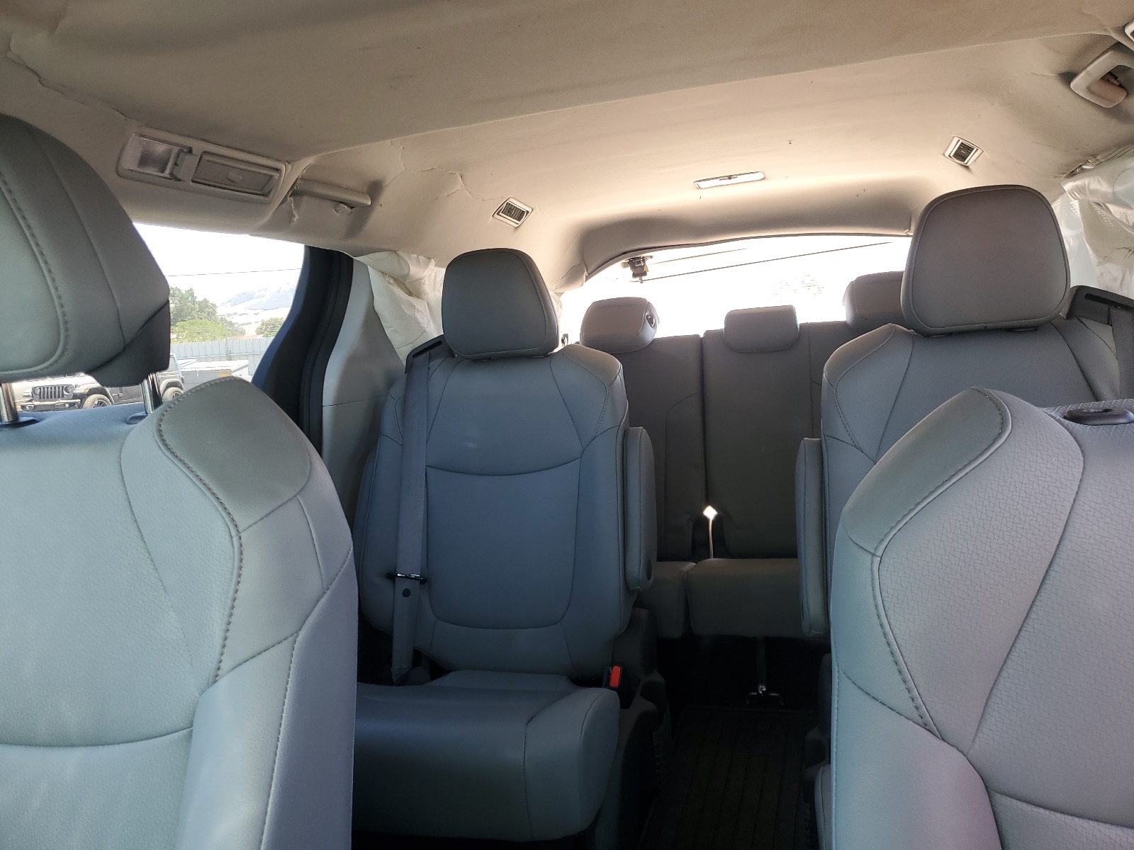 5TDYSKFC9NS061829 2022 Toyota Sienna Xle