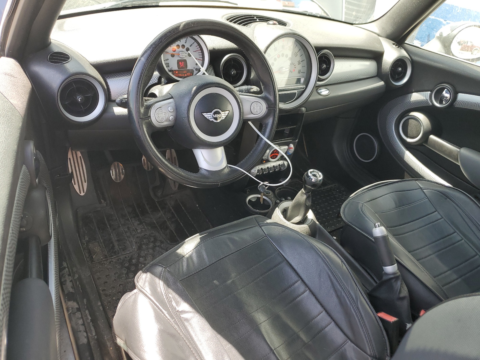 WMWMM33559TP73988 2009 Mini Cooper S Clubman
