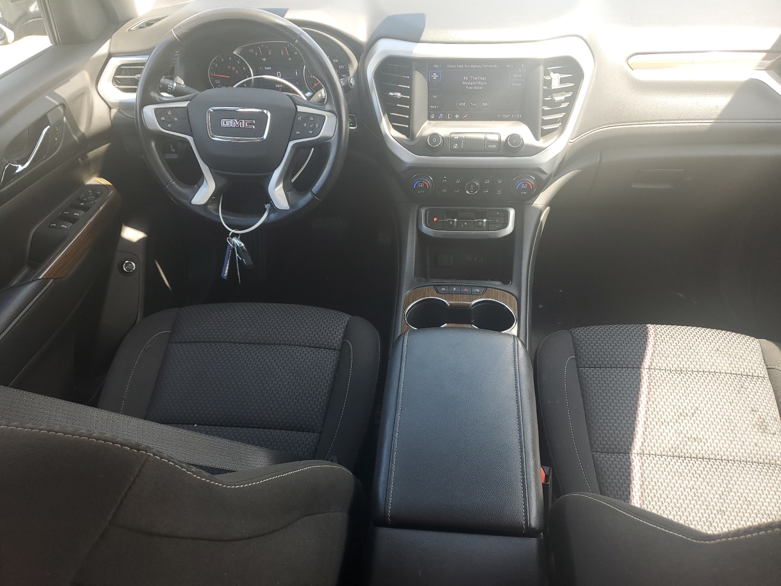 1GKKNKLA1LZ160130 2020 GMC Acadia Sle