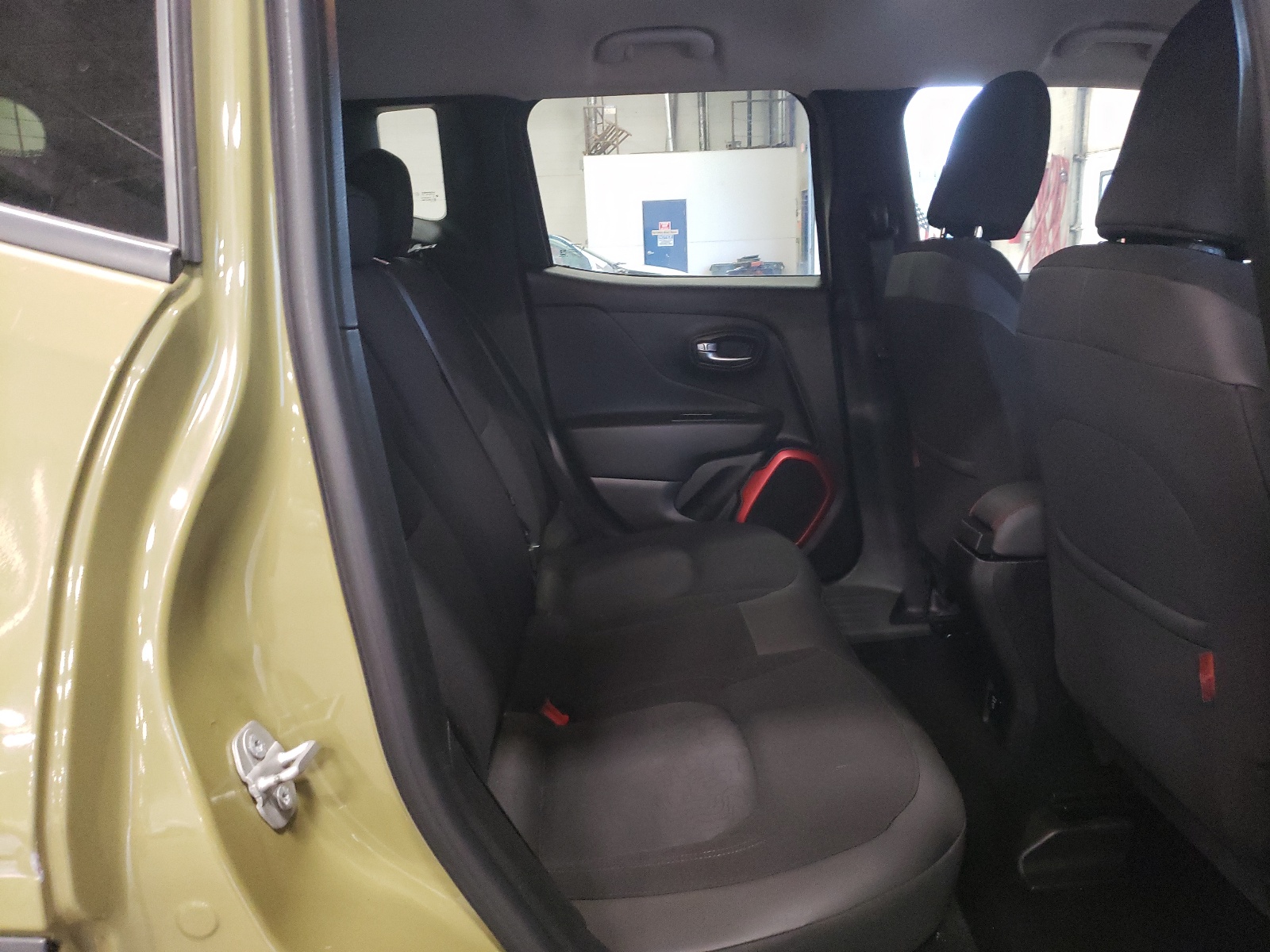 ZACCJBCT2FPB87692 2015 Jeep Renegade Trailhawk