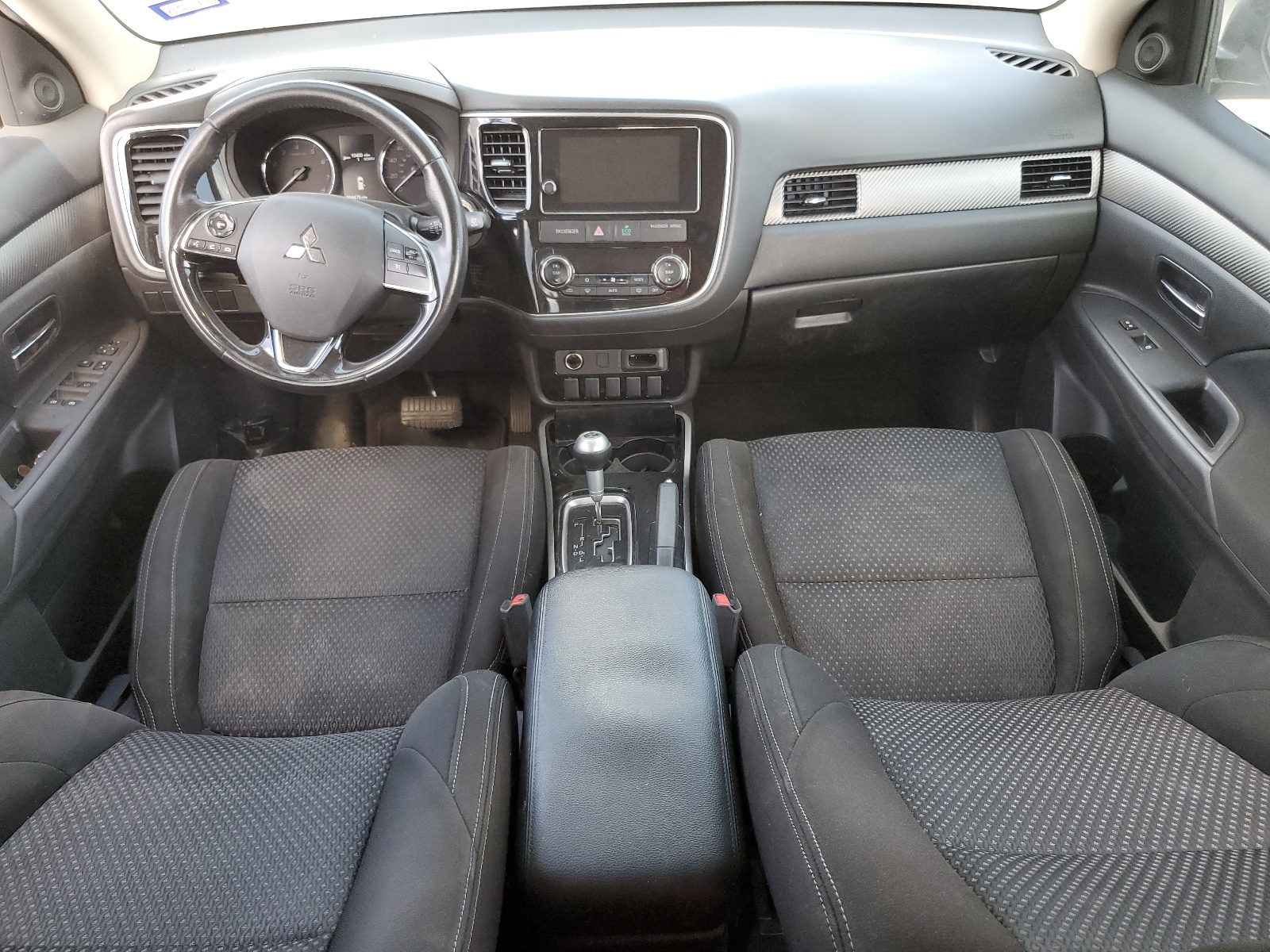 JA4AD3A36HZ041348 2017 Mitsubishi Outlander Se