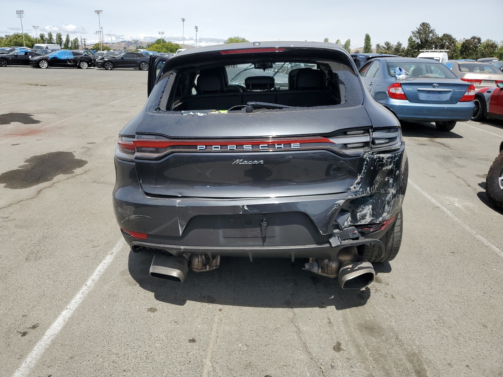 WP1AA2A58KLB01620 2019 Porsche Macan