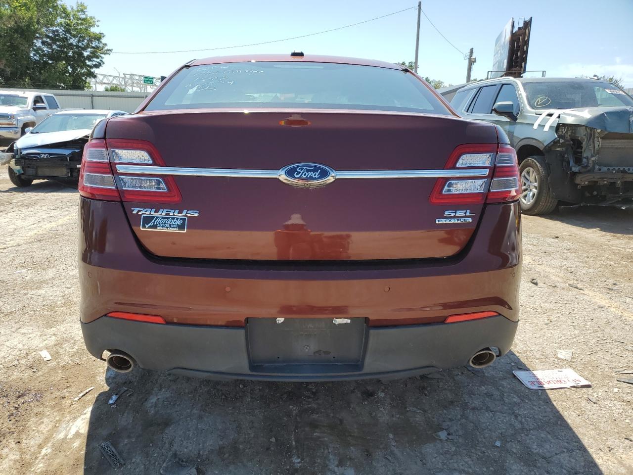 2015 Ford Taurus Sel VIN: 1FAHP2E82FG123863 Lot: 61298134