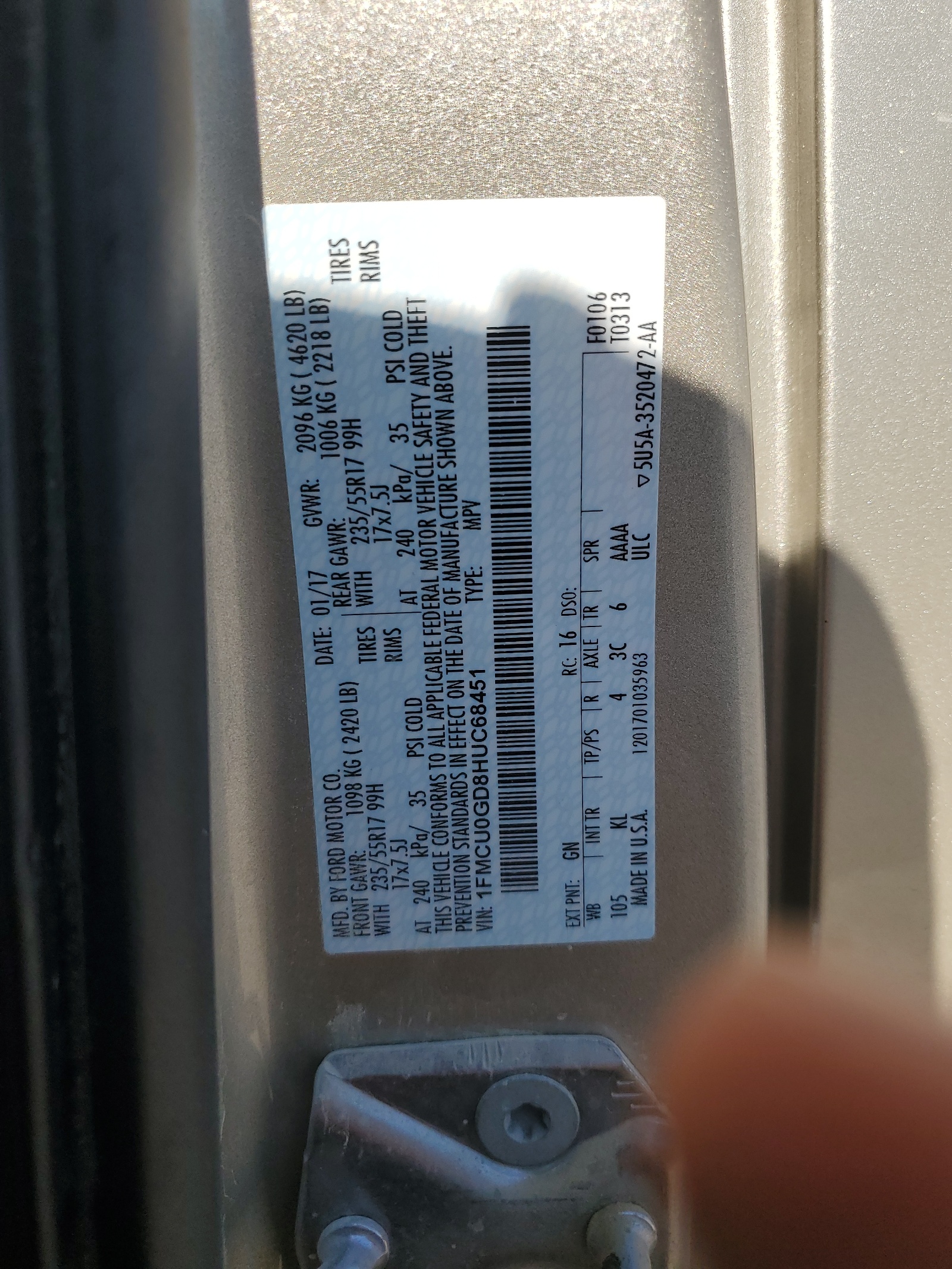 1FMCU0GD8HUC68451 2017 Ford Escape Se