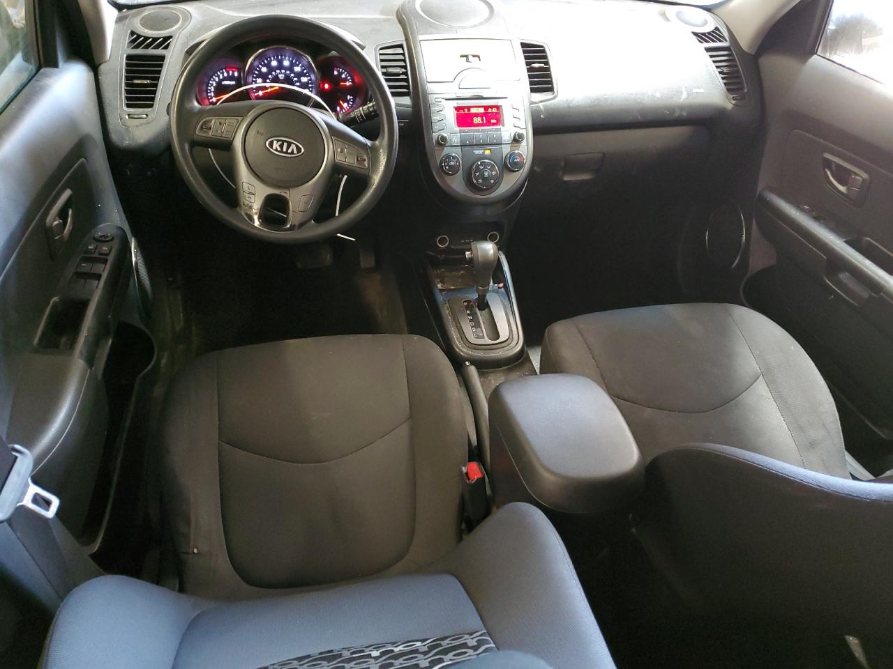 2010 Kia Soul + VIN: KNDJT2A2XA7136328 Lot: 59069564