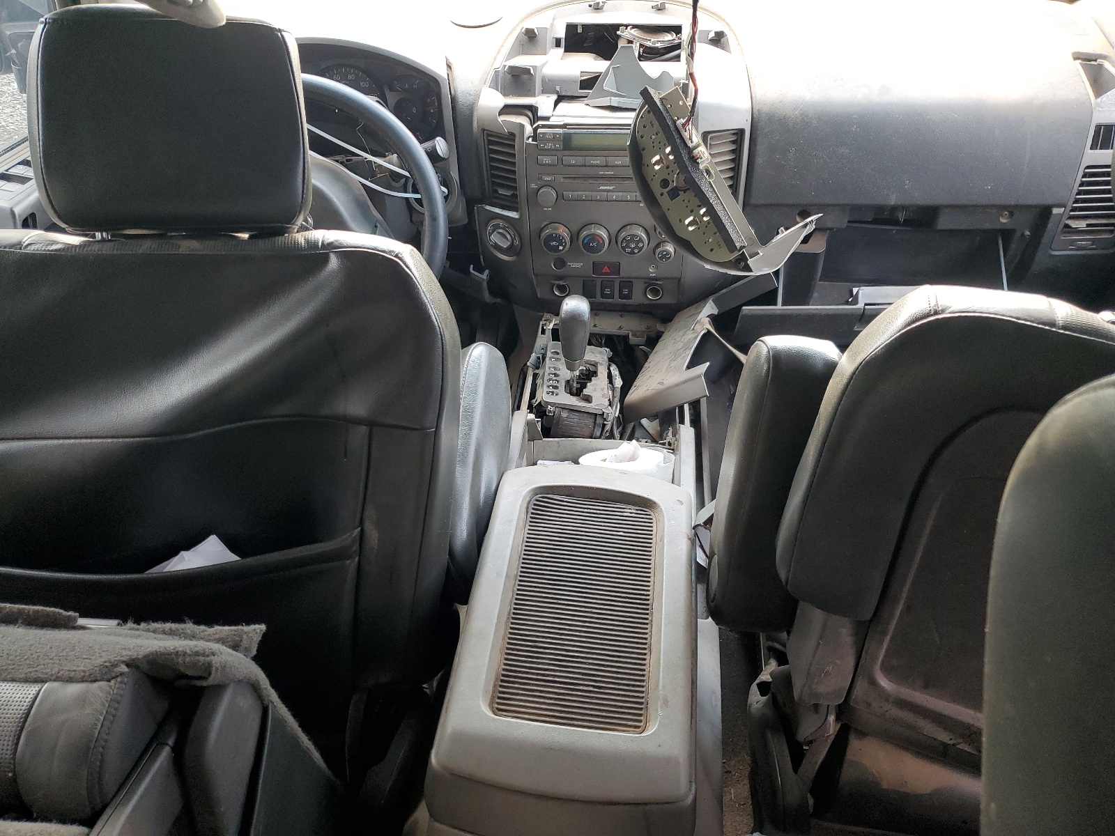 5N1AA08B34N743229 2004 Nissan Armada Se