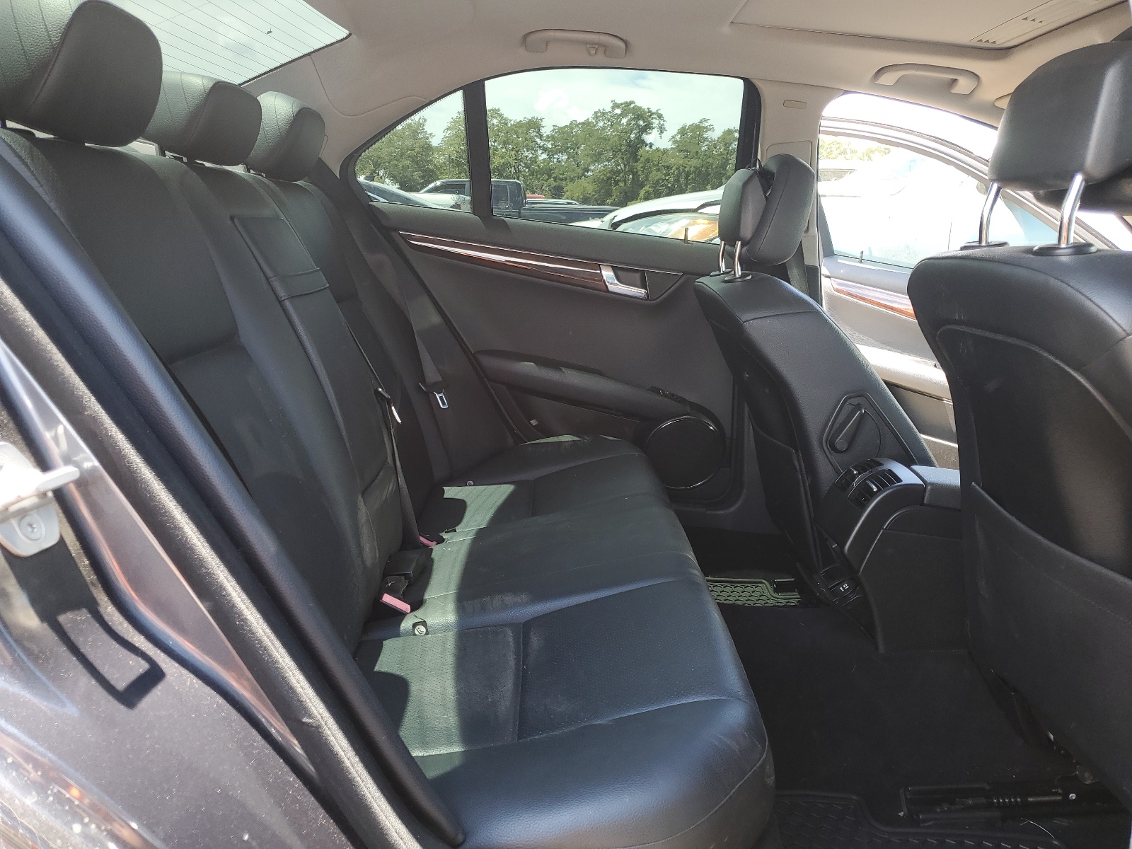 WDDGF54XX9R044507 2009 Mercedes-Benz C 300