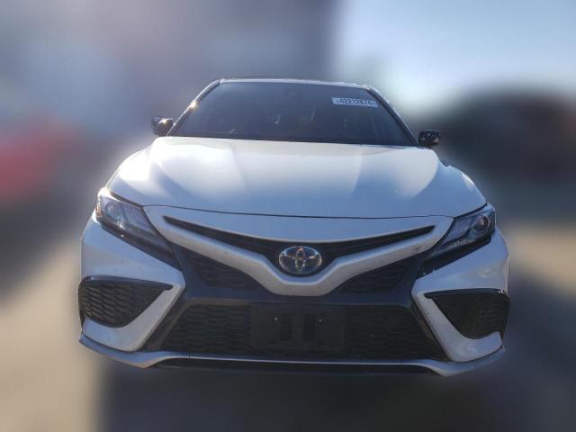  TOYOTA CAMRY 2023 Белый