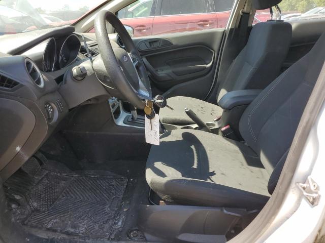  FORD FIESTA 2018 Белый