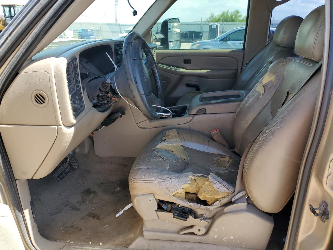 2004 Chevrolet Silverado - Image 7