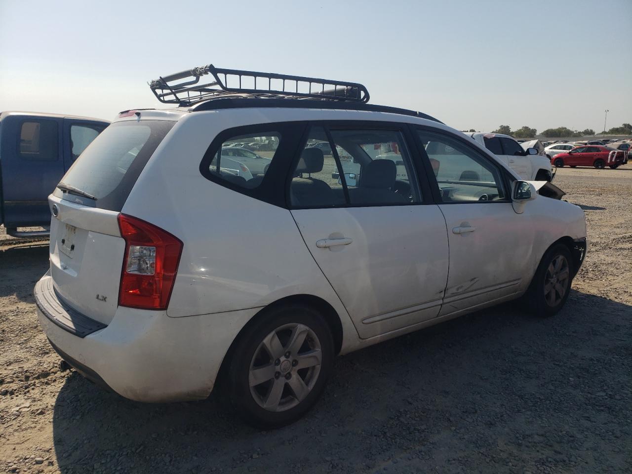 2008 Kia Rondo Base VIN: KNAFG525287175748 Lot: 59786374
