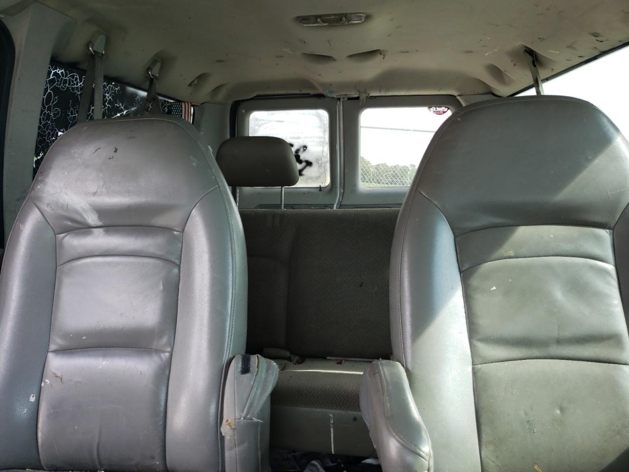 2006 Ford Econoline - Image 10