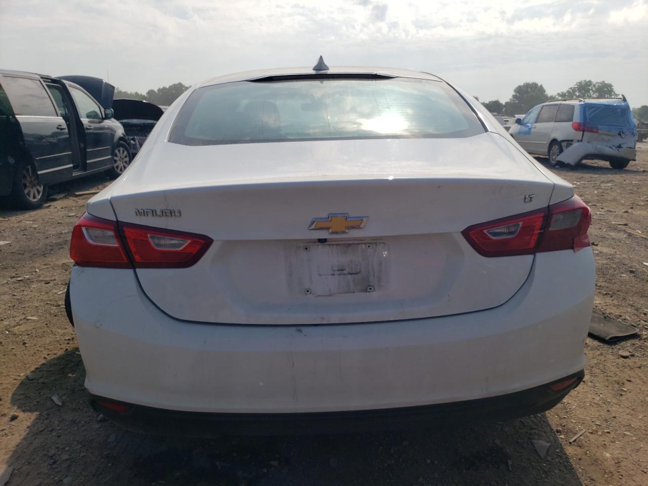 VIN 1G1ZE5ST8GF260403 2016 CHEVROLET MALIBU no.6