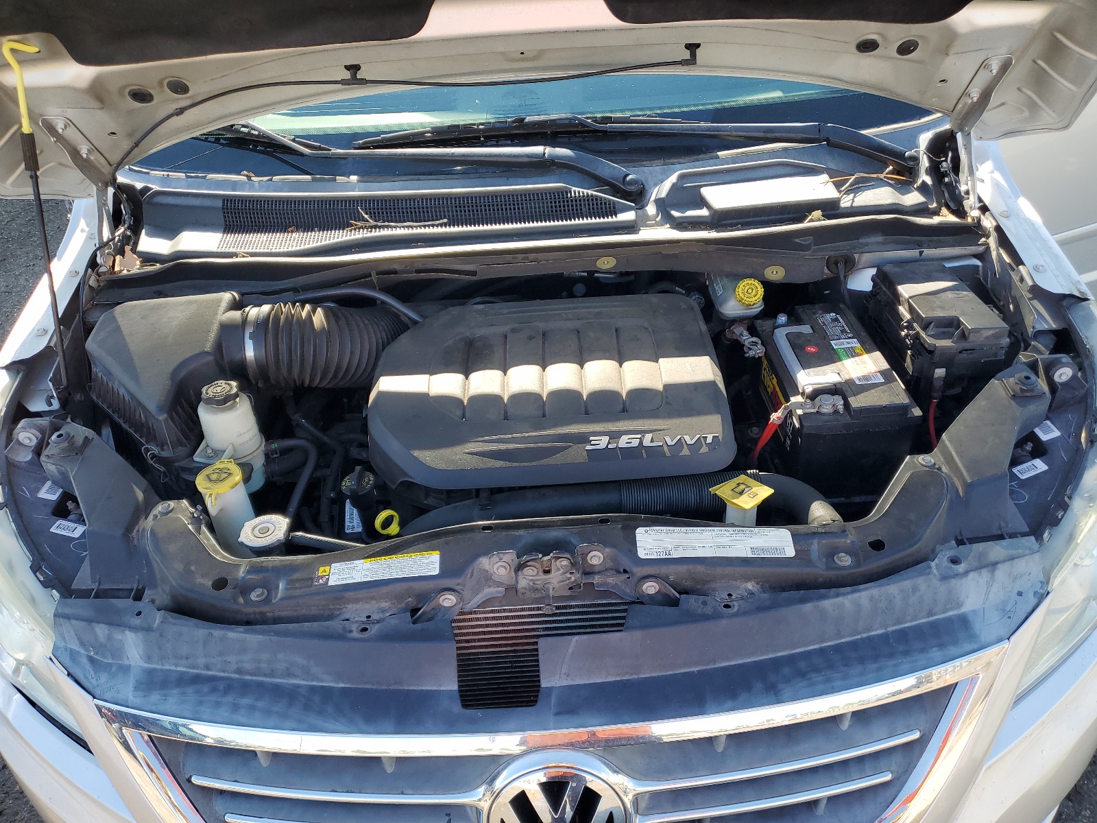 2V4RW3DG0BR738748 2011 Volkswagen Routan Se