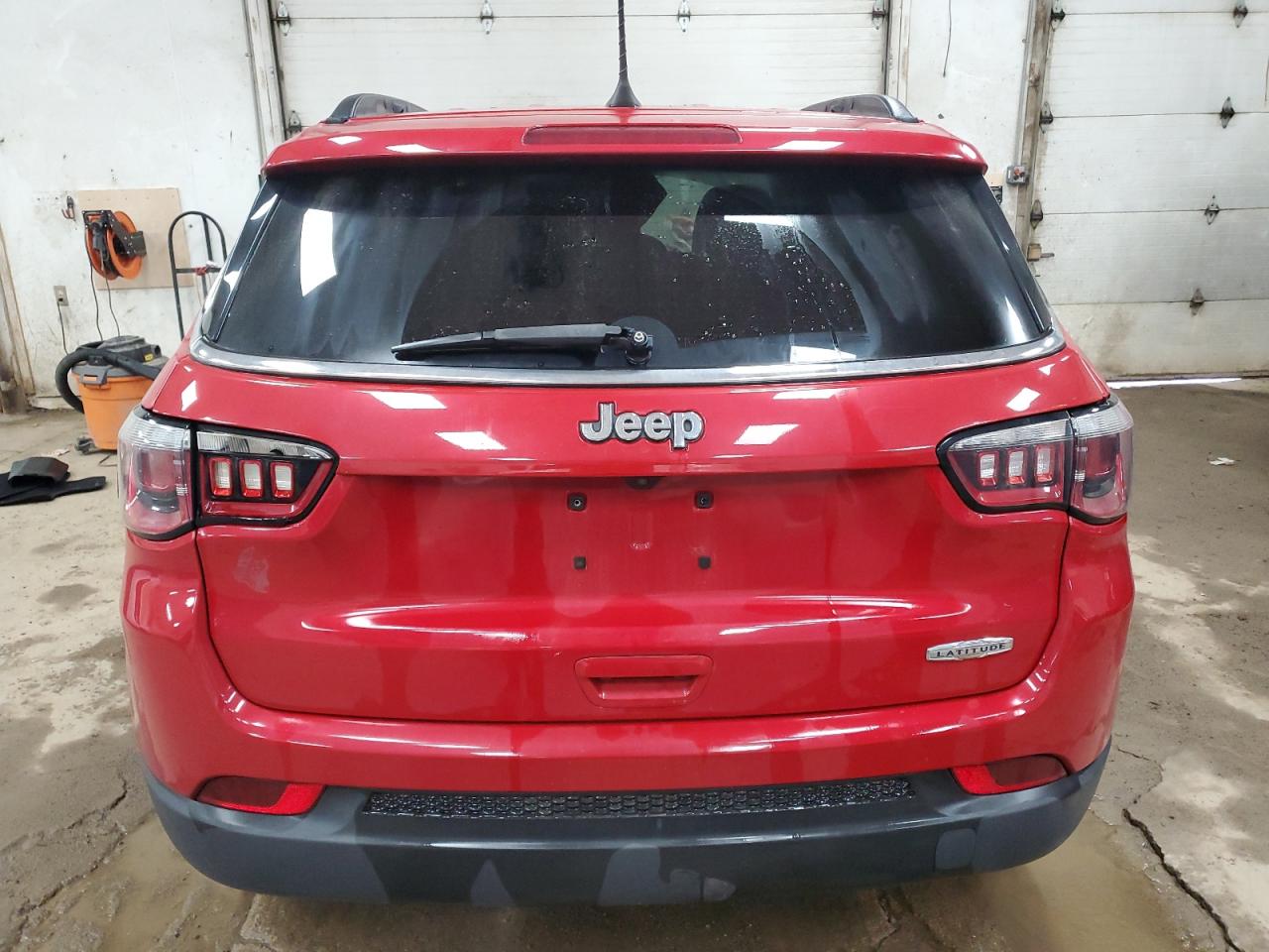 2018 Jeep Compass Latitude VIN: 3C4NJCBB7JT105769 Lot: 60564354