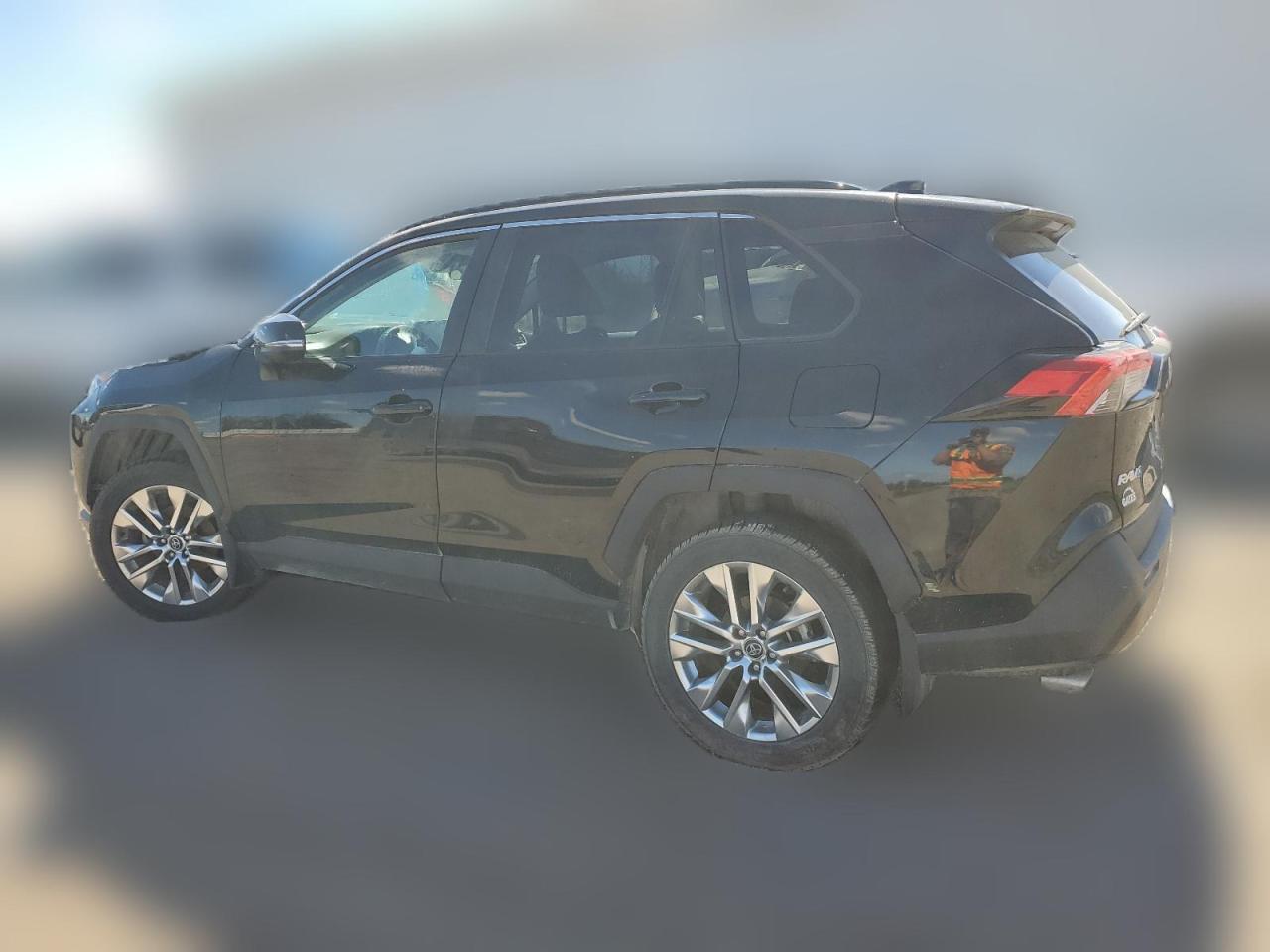 2021 Toyota RAV 4 - Image 2