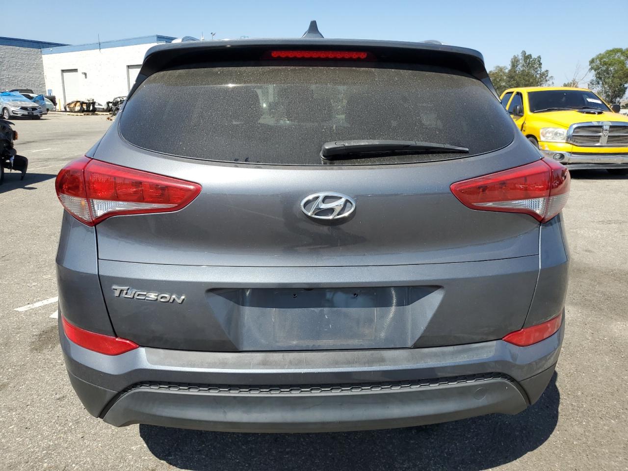 KM8J33A46JU724442 2018 Hyundai Tucson Sel