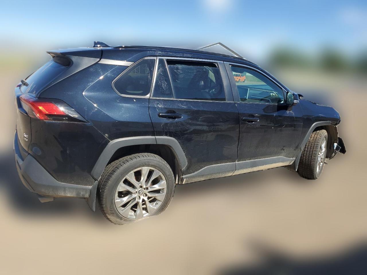 2021 Toyota RAV 4 - Image 3