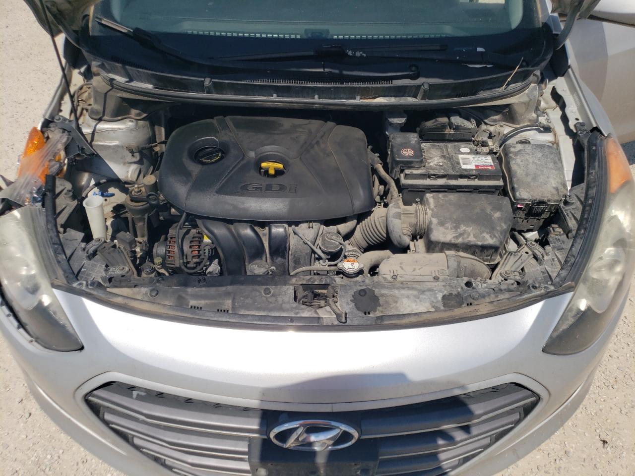 2017 Hyundai Elantra - Image 13