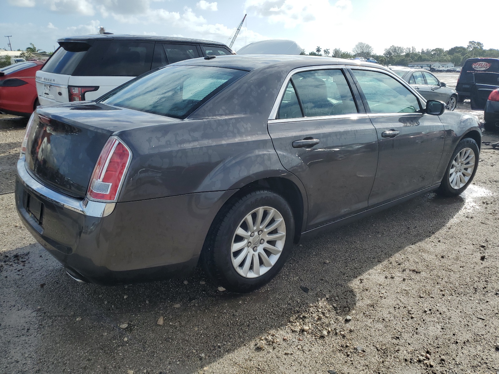 2014 Chrysler 300 vin: 2C3CCAAG1EH181347