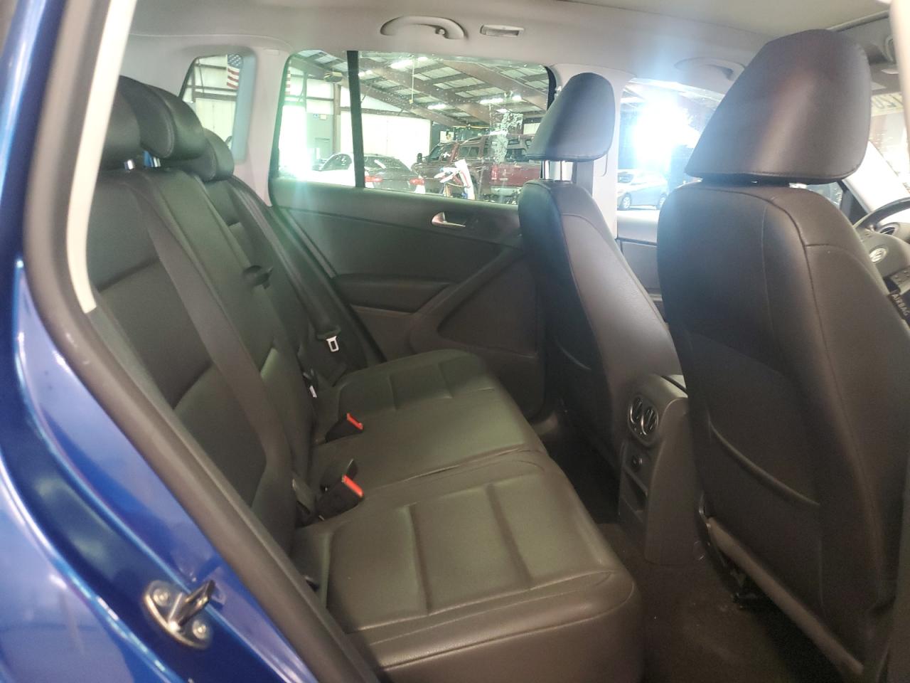 2010 Volkswagen Tiguan Se VIN: WVGBV7AX2AW003796 Lot: 61037204