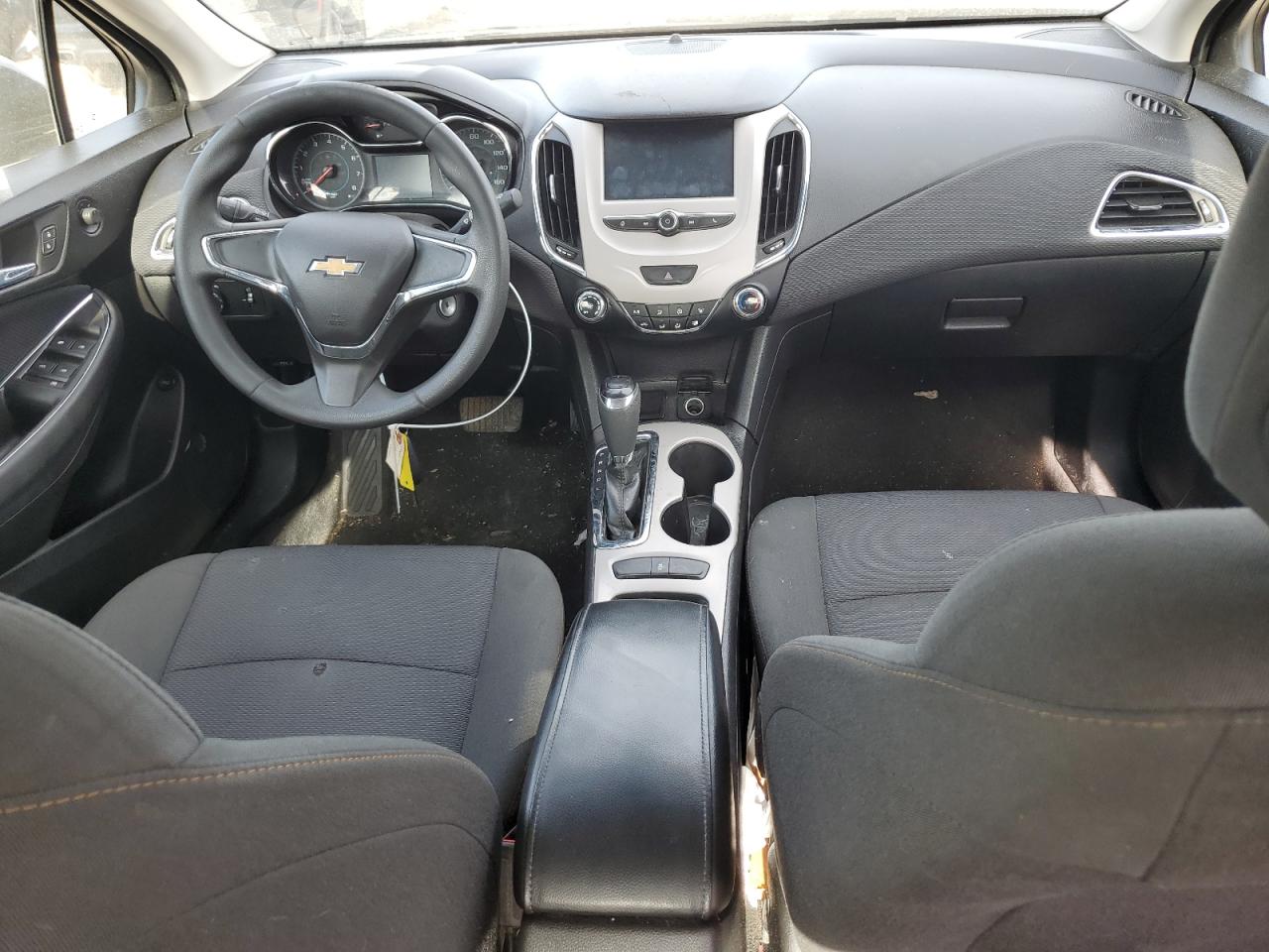 2018 Chevrolet Cruze - Image 8