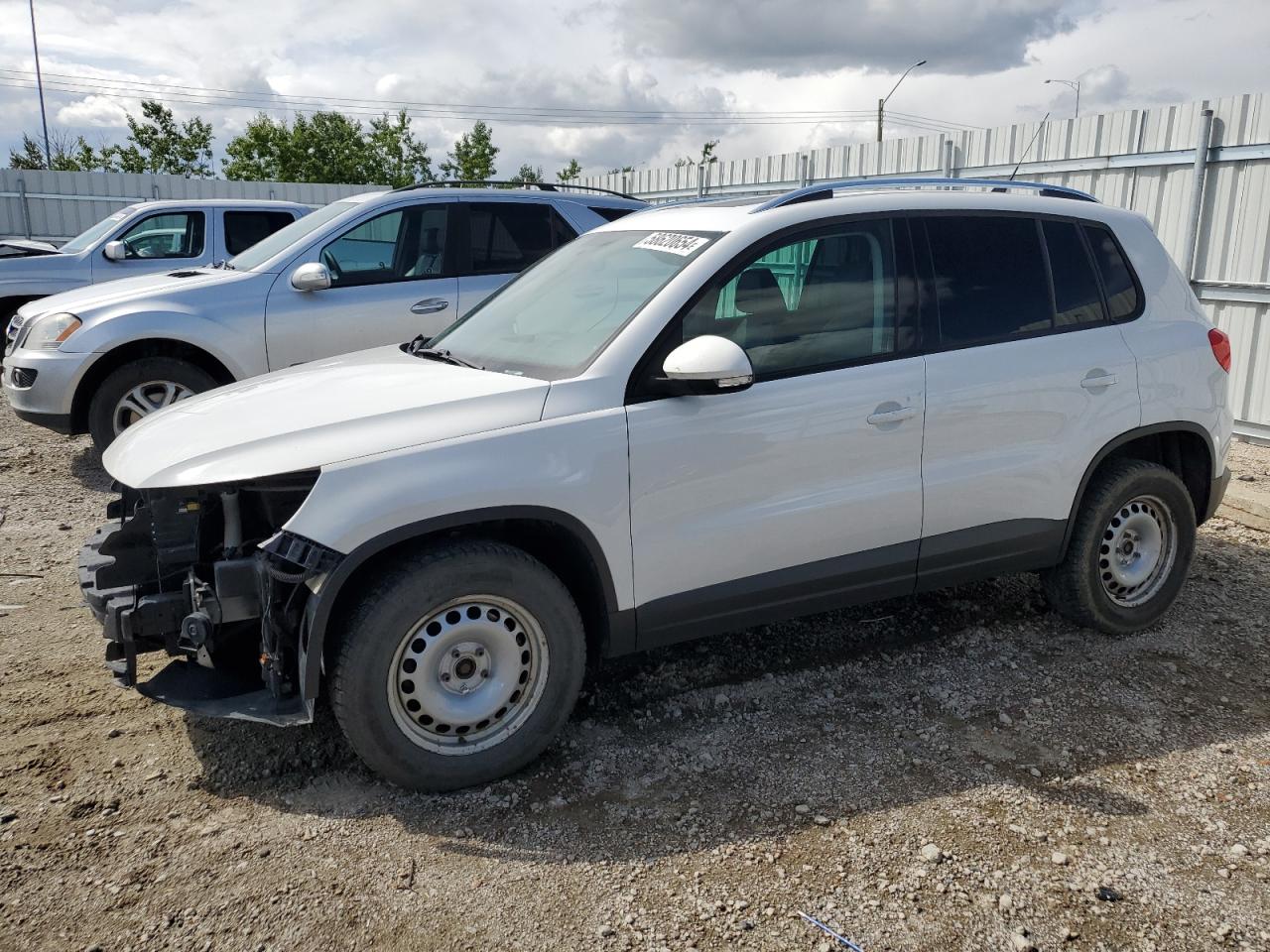 2011 Volkswagen Tiguan S de vânzare în Nisku, AB - Front End