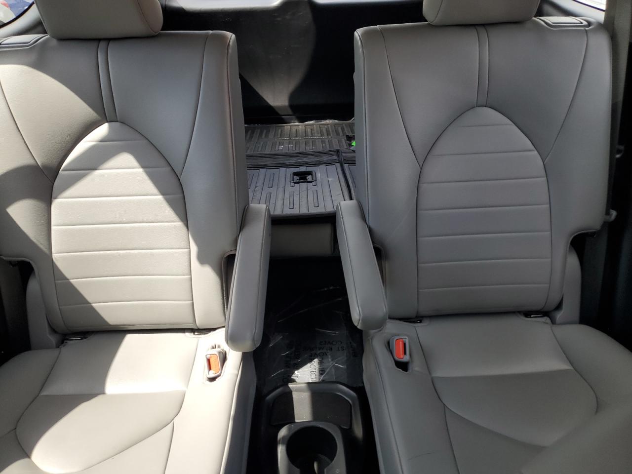 2022 Toyota Highlander Xle VIN: 5TDHZRBHXNS593936 Lot: 58493924