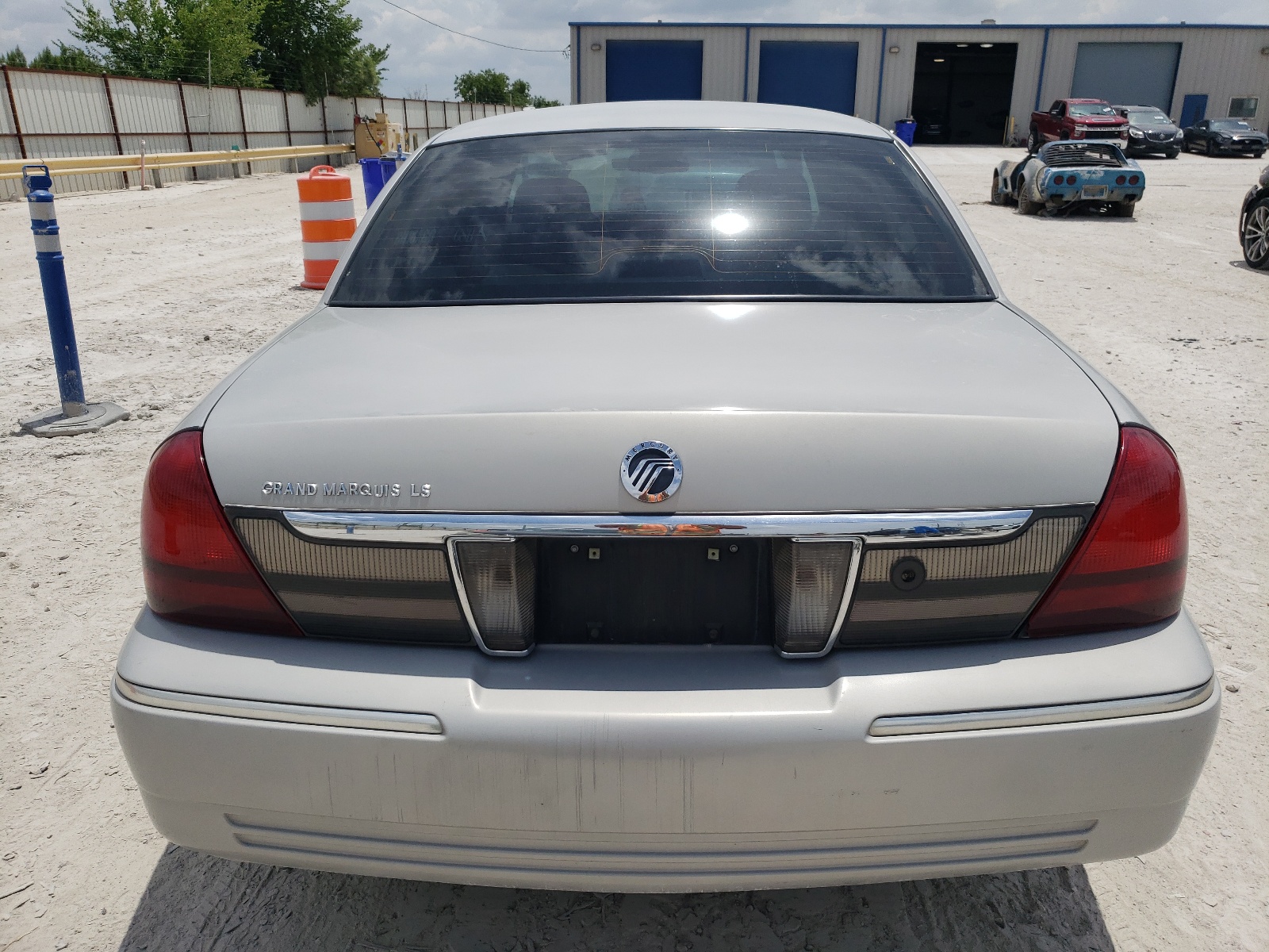 2MEFM75W57X602083 2007 Mercury Grand Marquis Ls