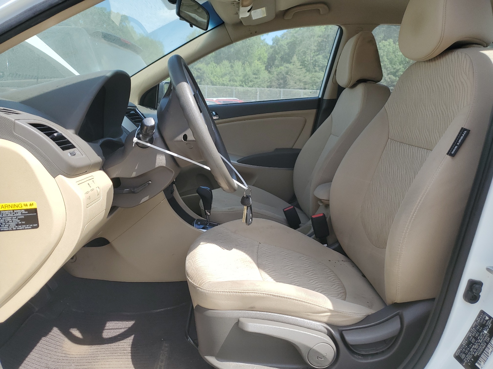 KMHCU4AE9EU768655 2014 Hyundai Accent Gls