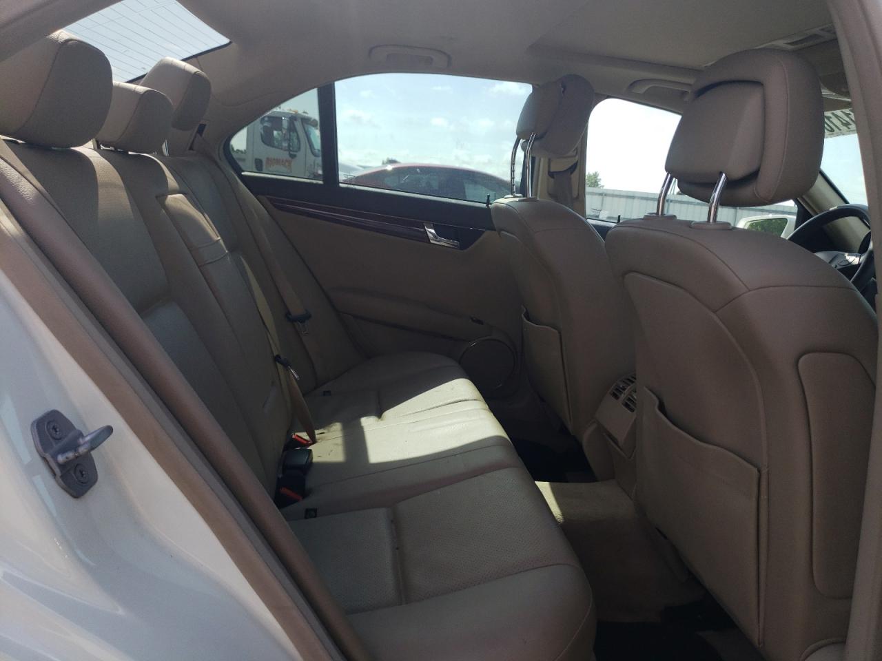 2010 Mercedes-Benz C 300 VIN: WDDGF5EB1AR114838 Lot: 57141064