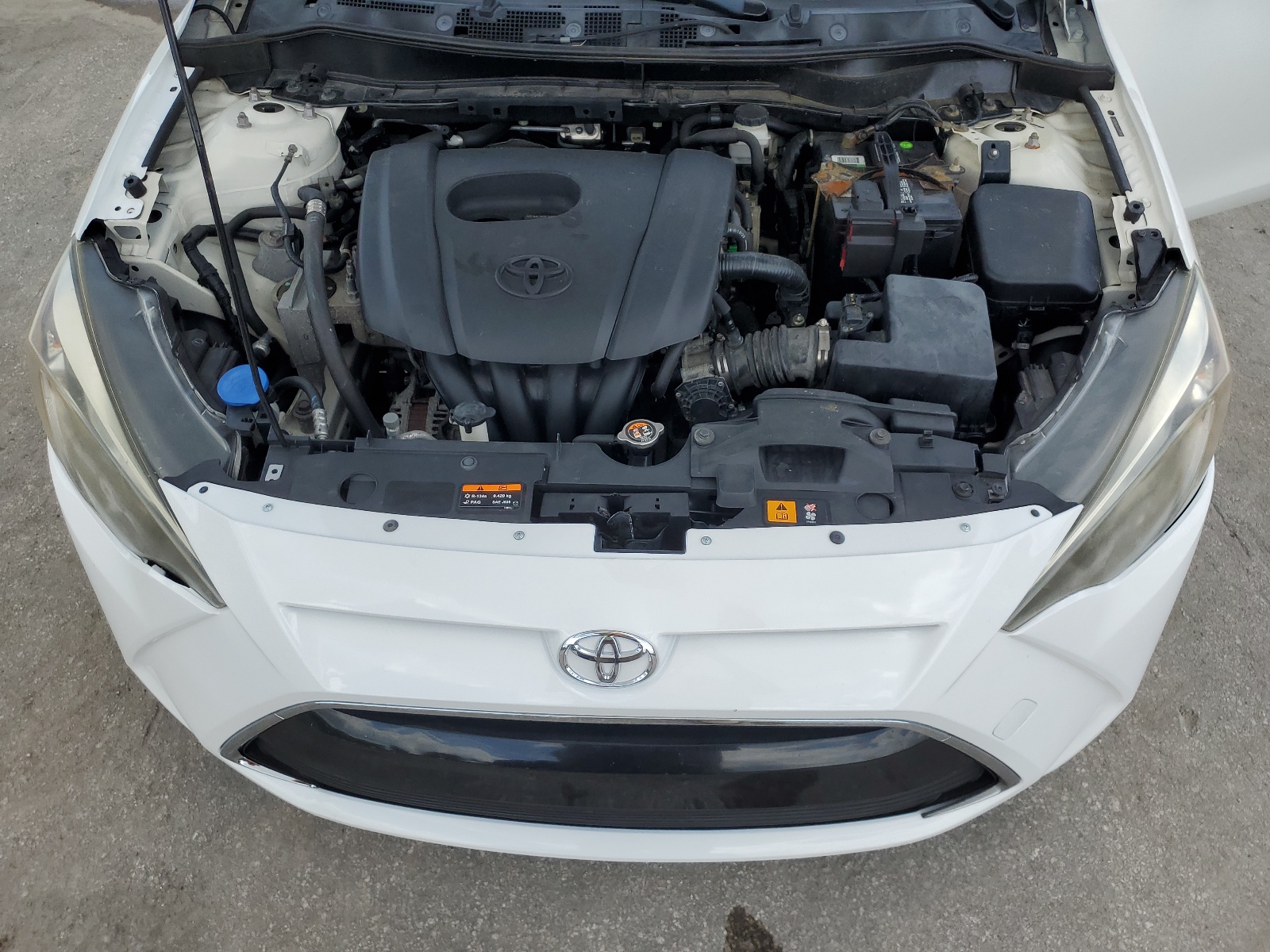 3MYDLBYV1HY181312 2017 Toyota Yaris Ia