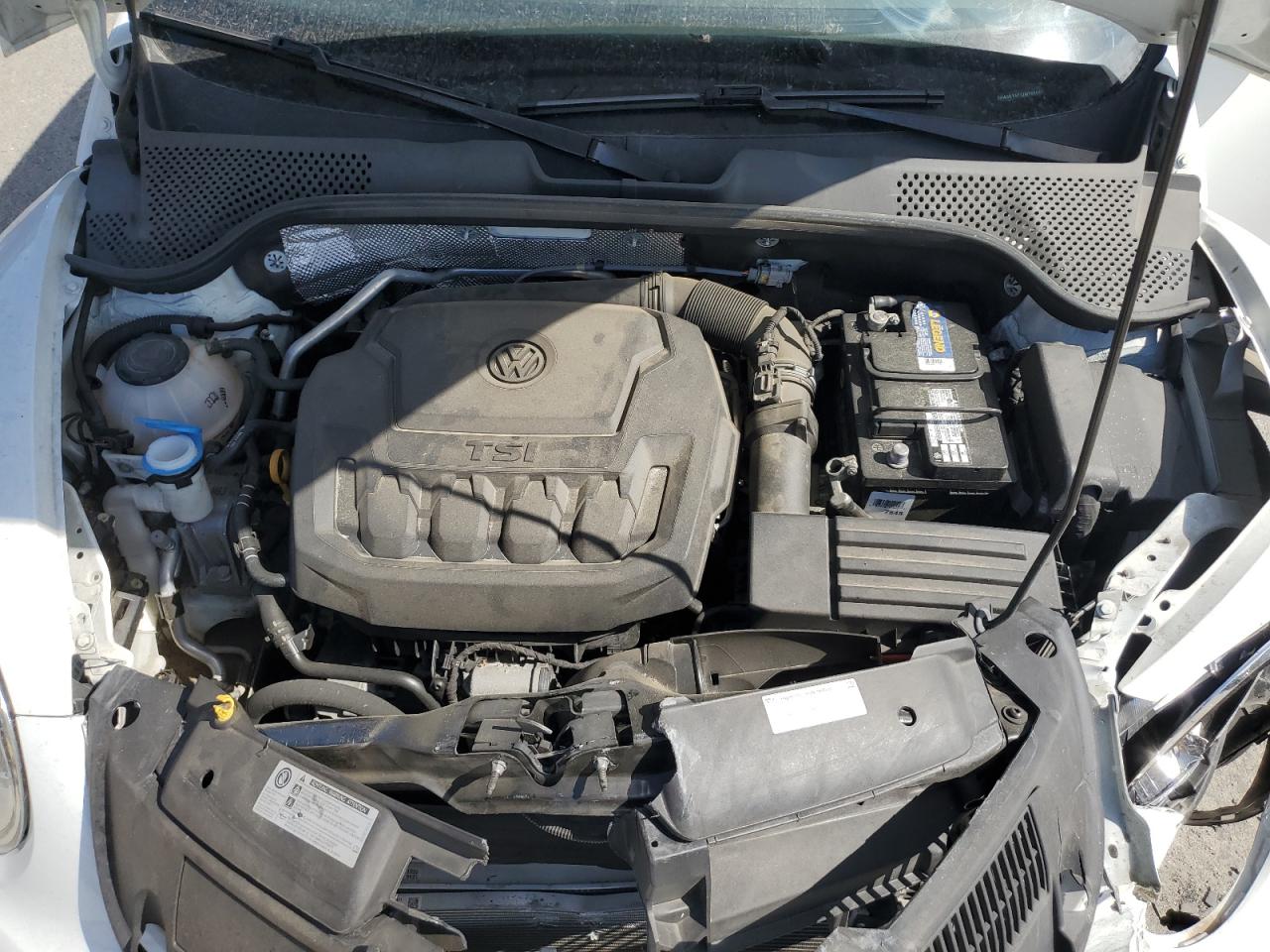 2018 Volkswagen Beetle - Image 11