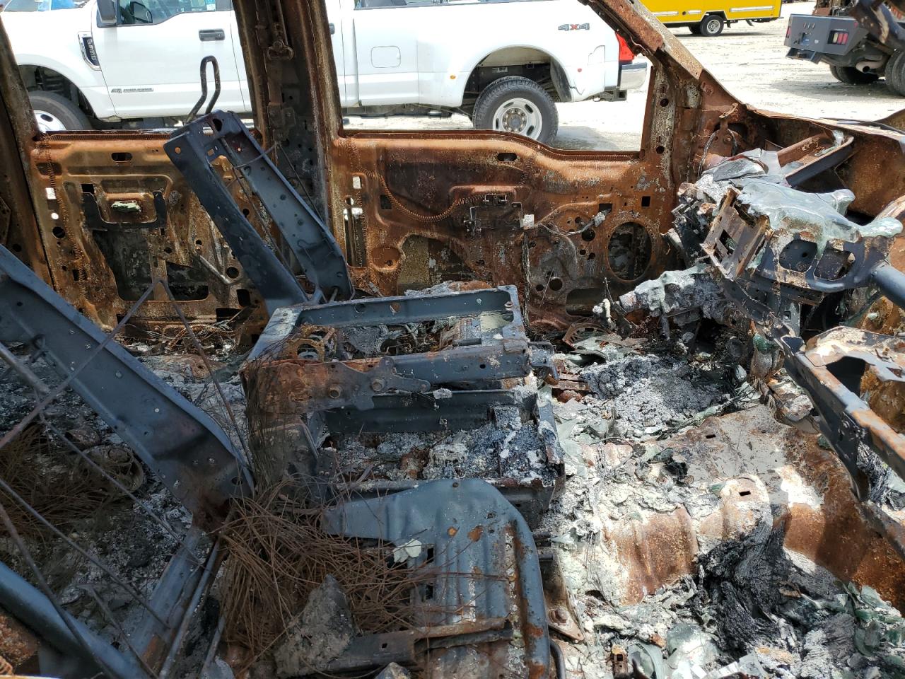 2016 Ford F450 - Image 5