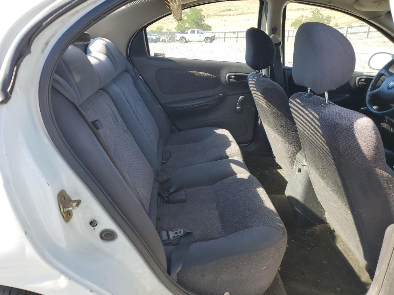 2000 Dodge Neon Base VIN: 1B3ES46C3YD581217 Lot: 61139024