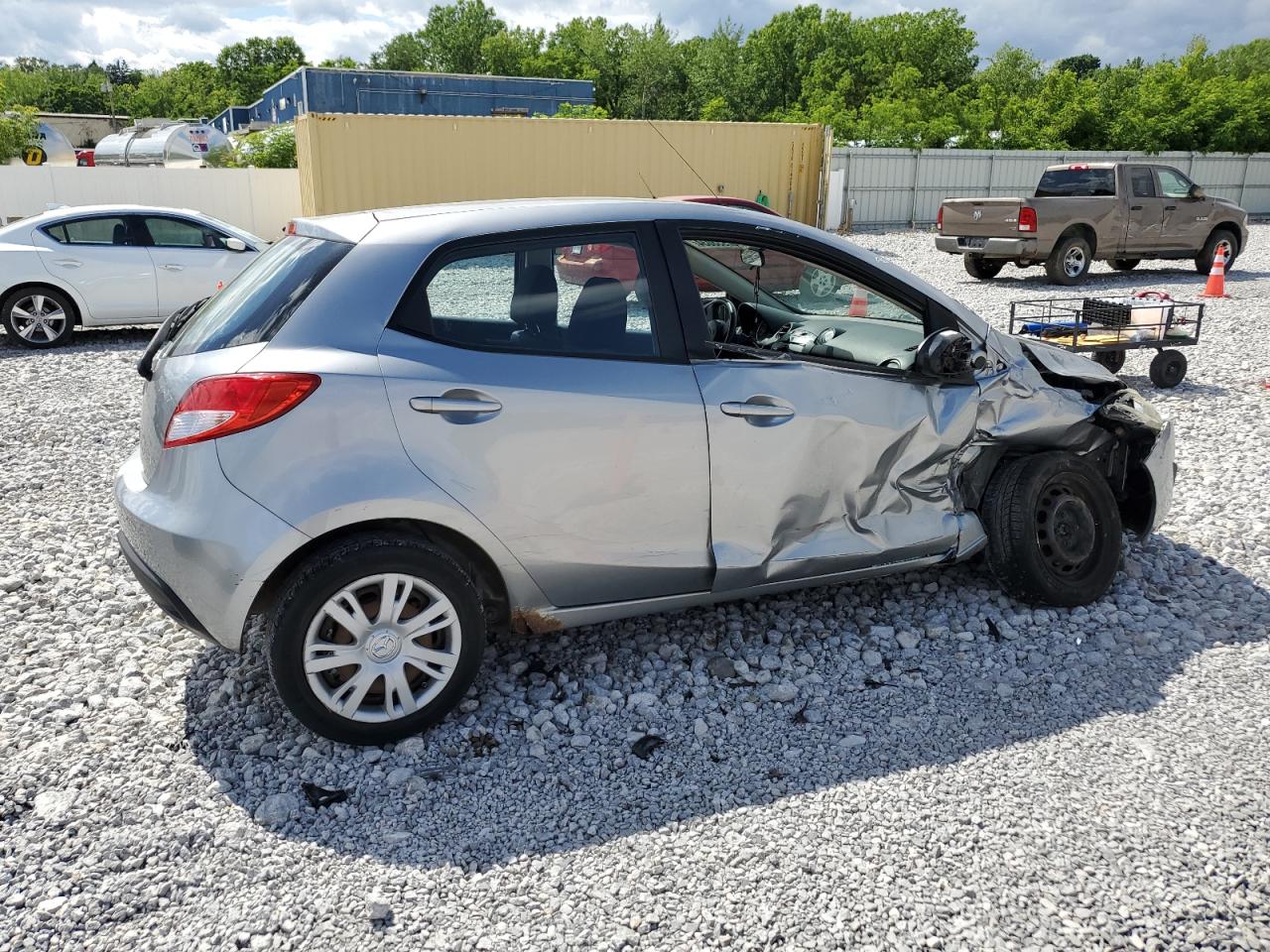 2012 Mazda 2 - Image 3