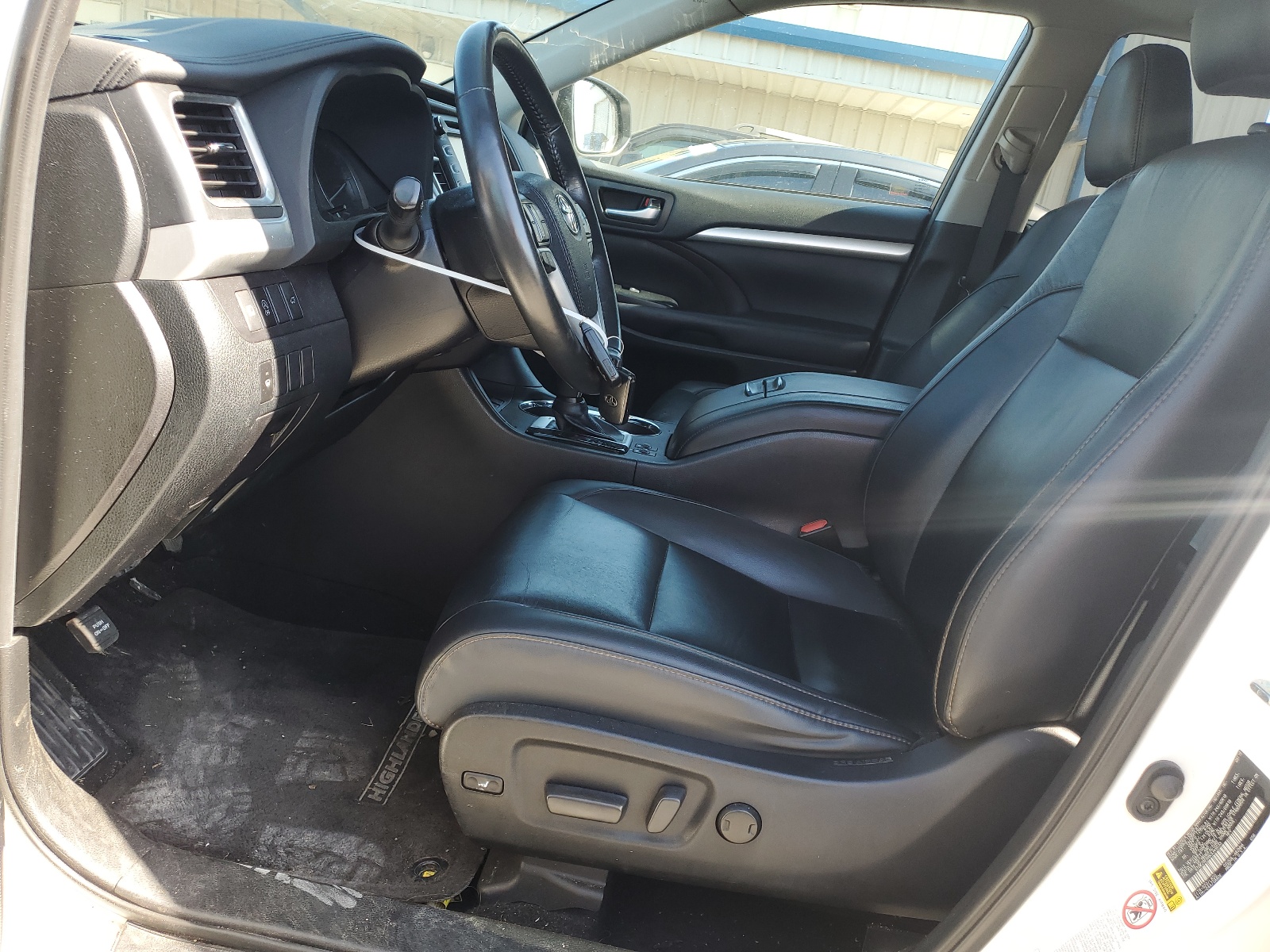 5TDKZRFHXKS348033 2019 Toyota Highlander Se