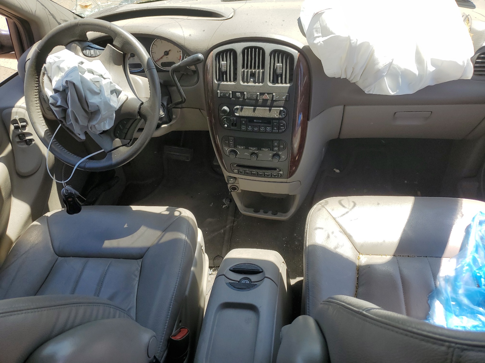 2C8GT54L43R193270 2003 Chrysler Town & Country Lxi