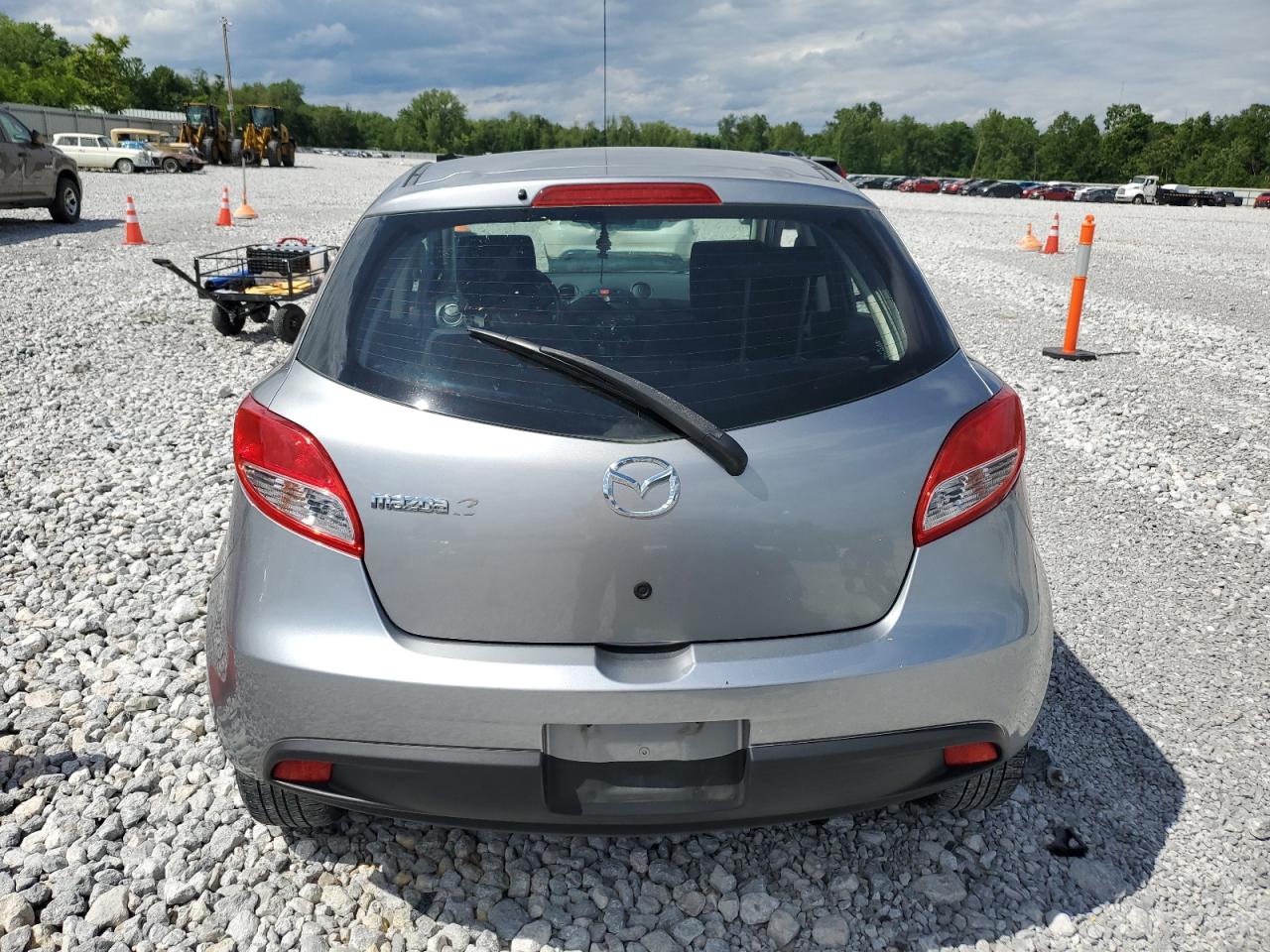 2012 Mazda 2 - Image 6