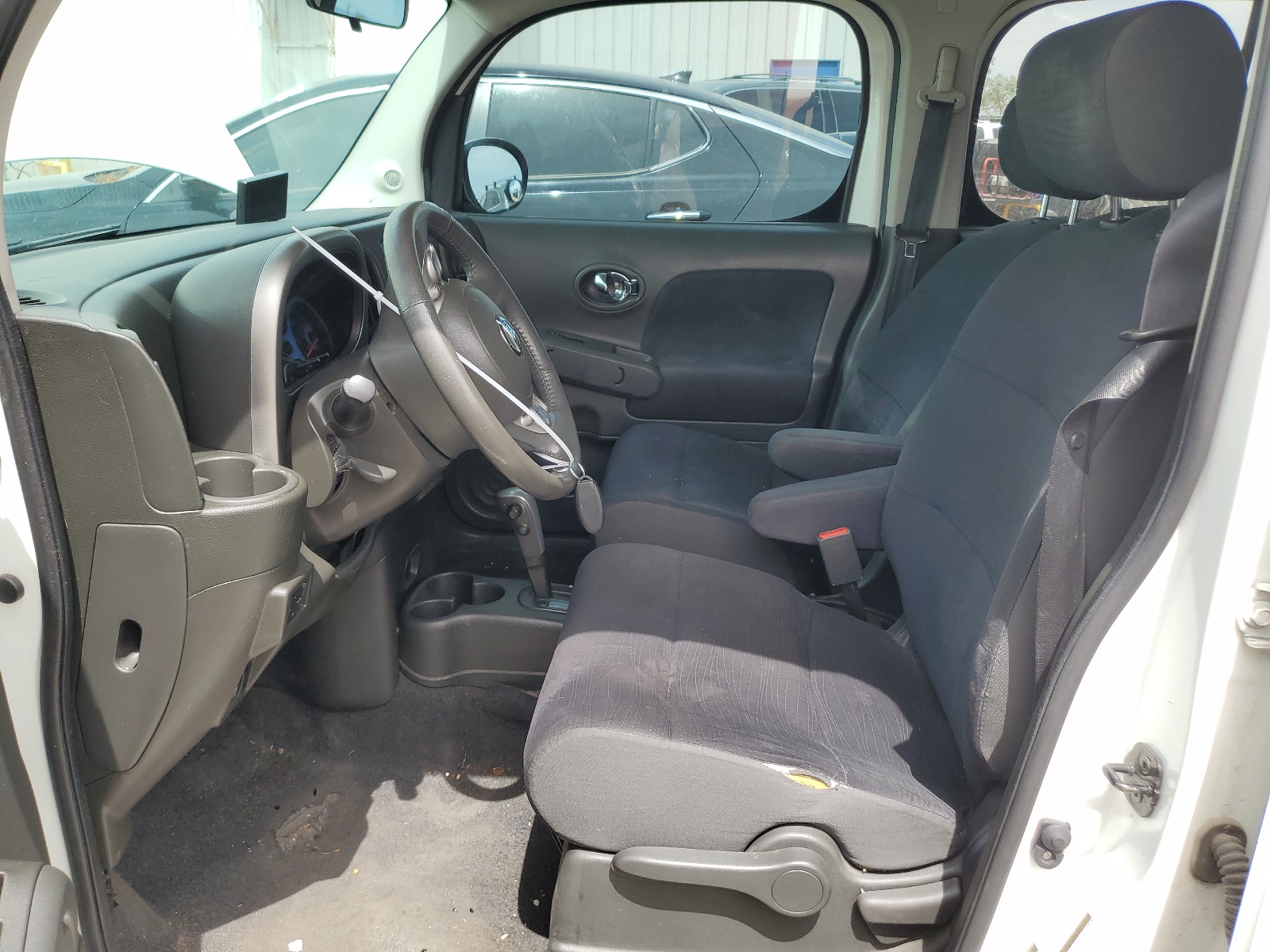JN8AZ2KR8CT256220 2012 Nissan Cube Base