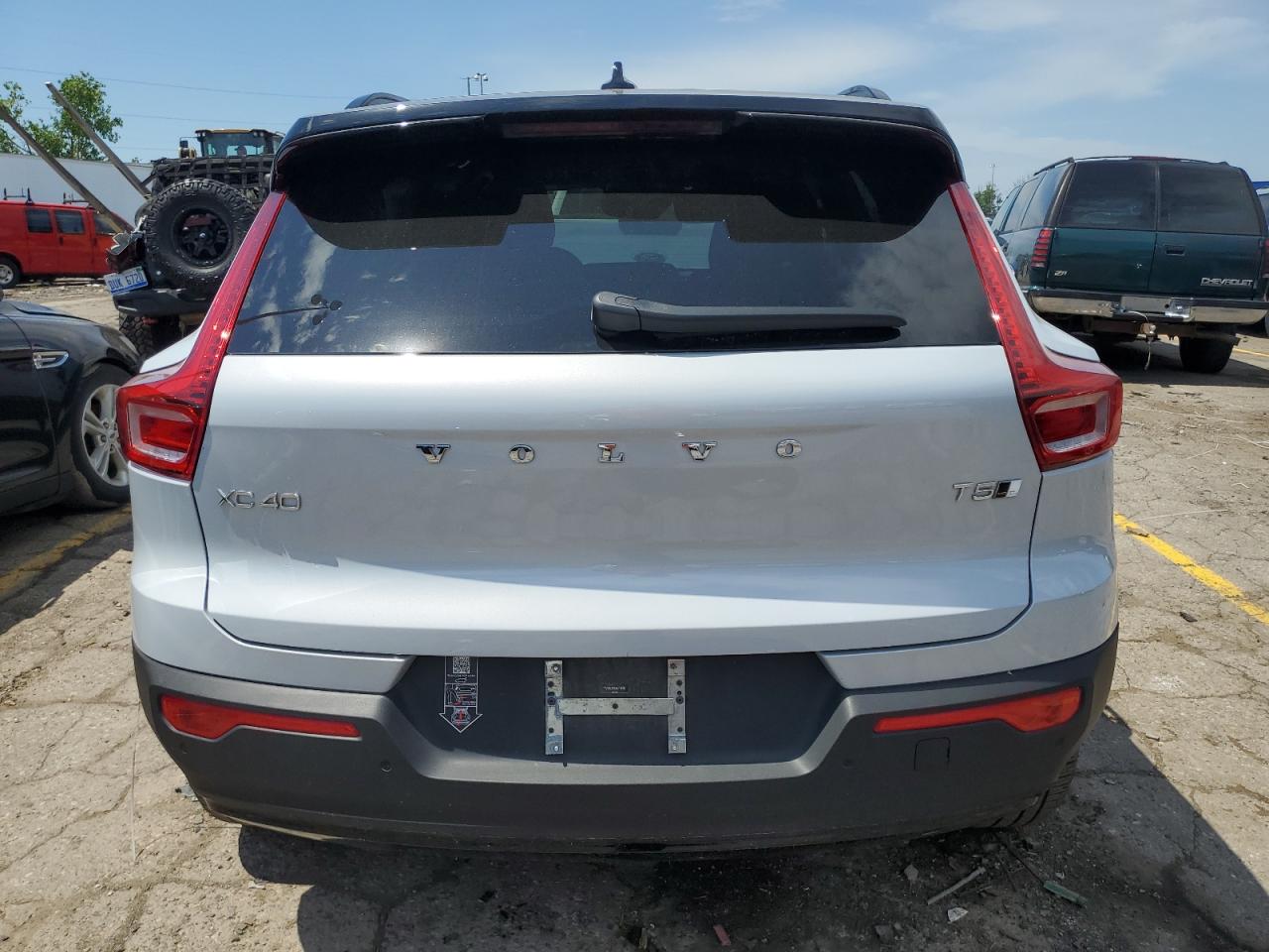 2022 Volvo Xc40 T5 R-Design VIN: YV4162UM9N2790581 Lot: 58509674