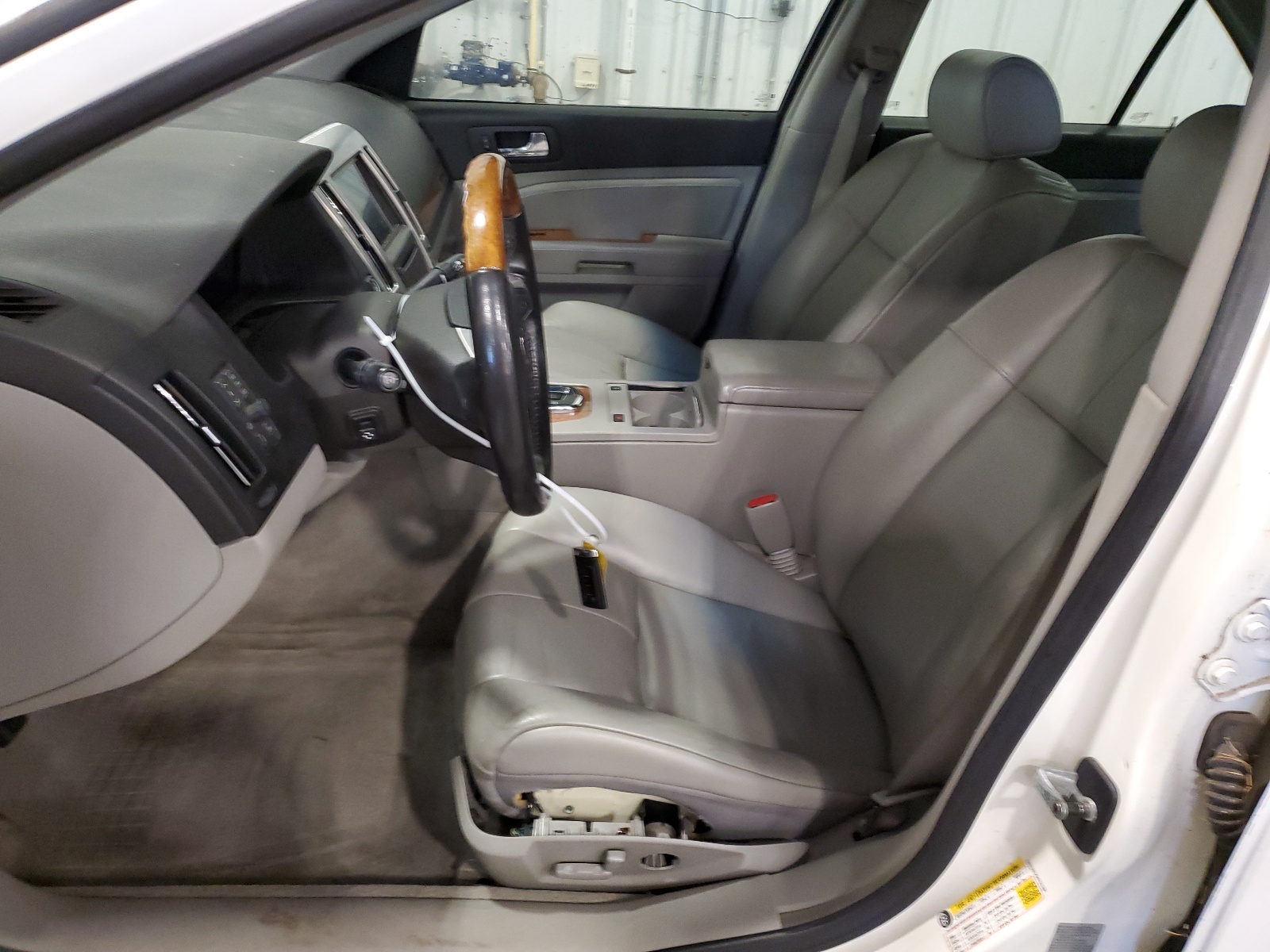 1G6DU6EV5A0121558 2010 Cadillac Sts